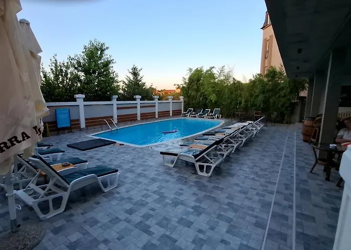 City View & Pool Apartment 2